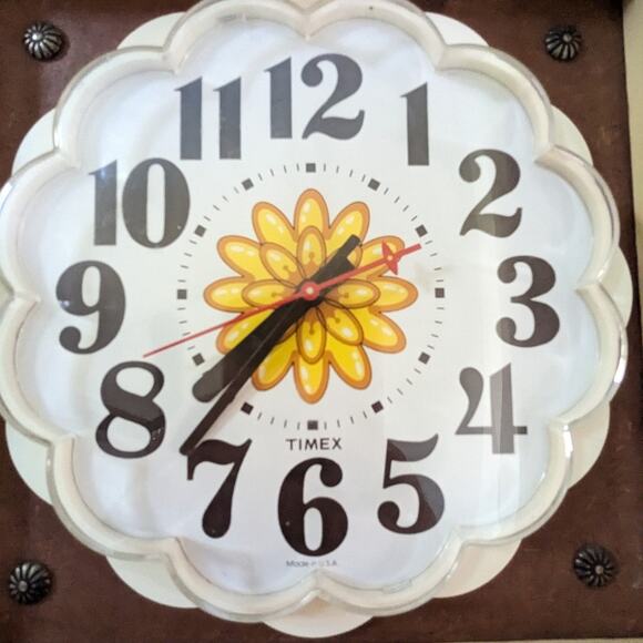 Timex 1960s Daisy Wall Clock Flower Power Mid Century Vintage - Picture 3 of 4
